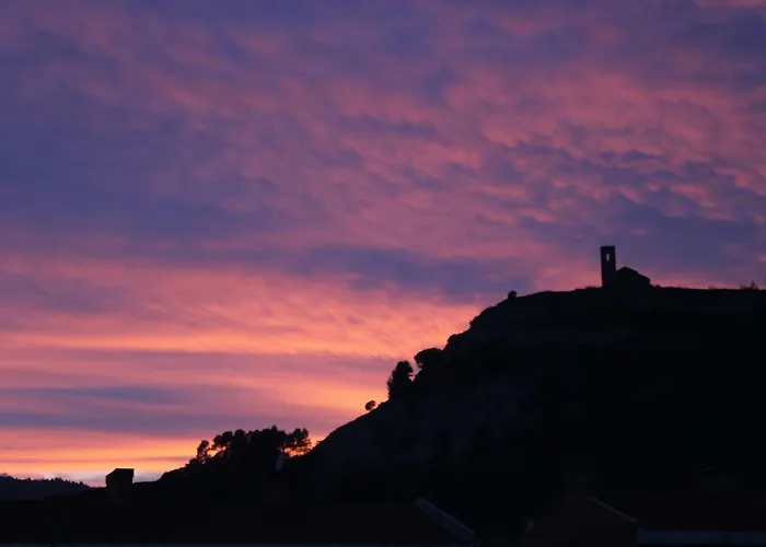 Montserrat 2* Tona