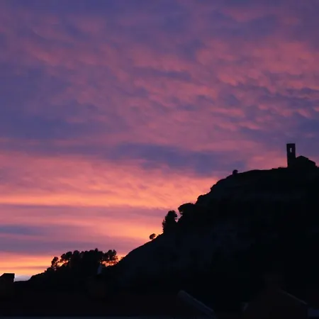 Montserrat 2* Tona